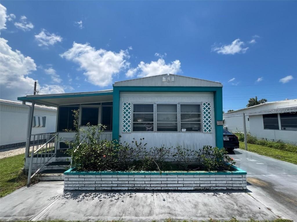 108 50th Avenue Dr., Bradenton, FL 34207