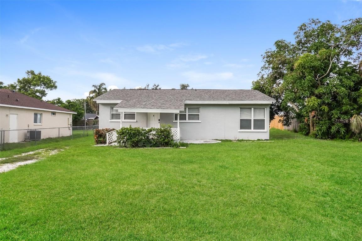 2524 32nd Ave., Bradenton, FL 34208