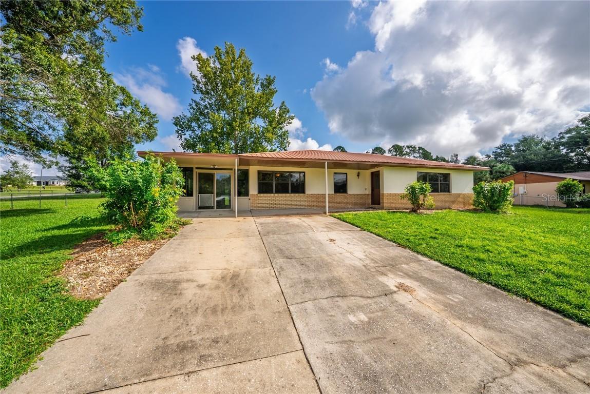 37207 Grays Airport Rd., Lady Lake, FL 32159
