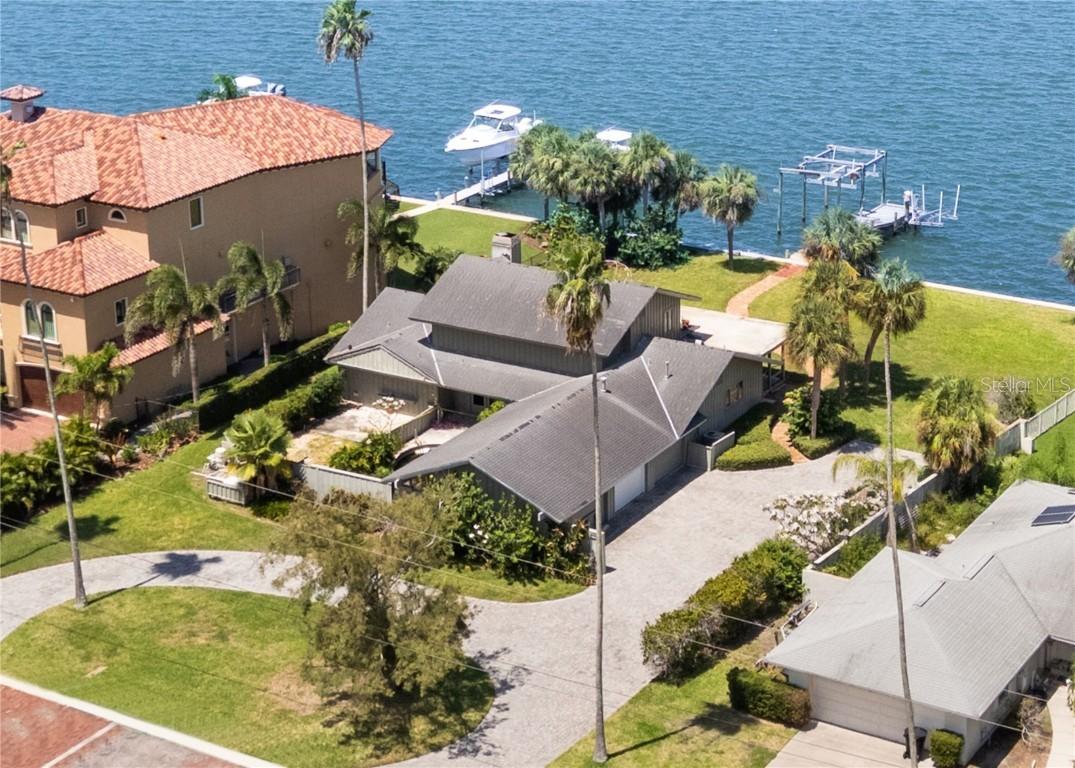 1588 Santa Barbara Dr., Dunedin, FL 34698