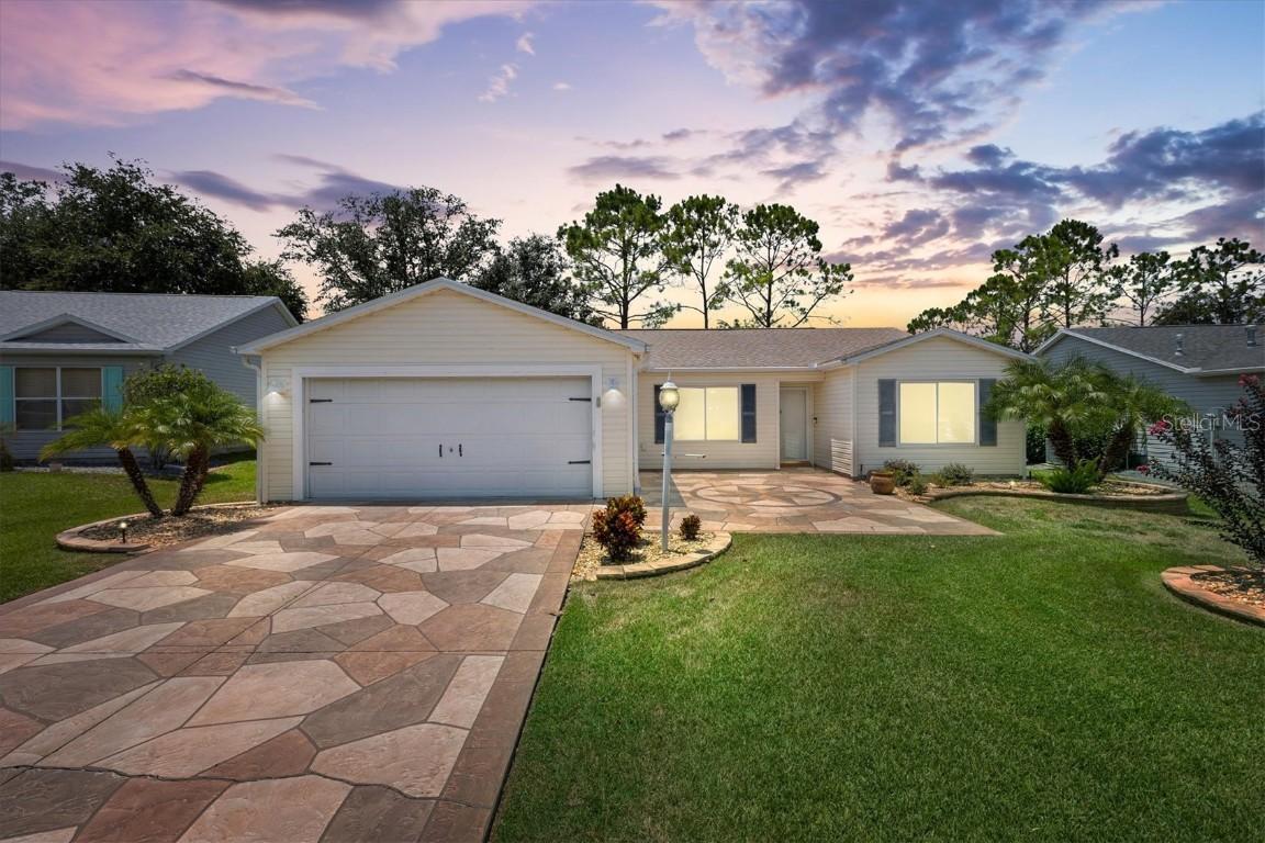2746 Privada Dr., The Villages, FL 32162