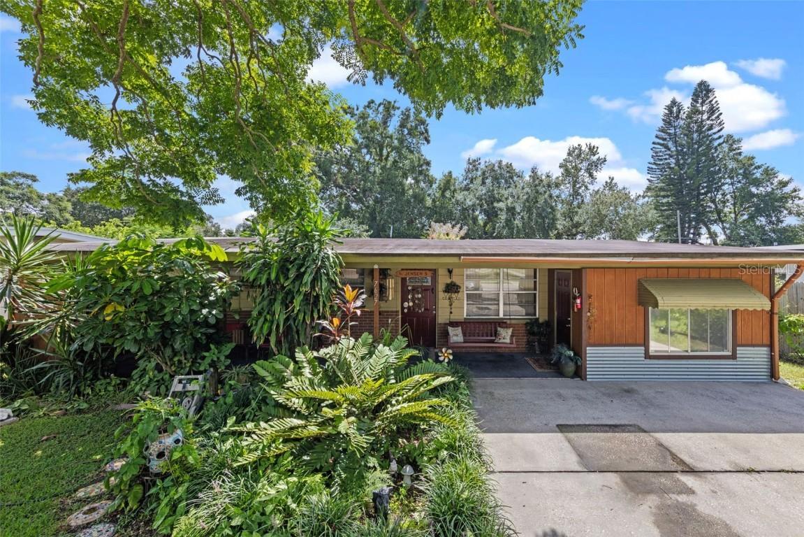 7627 Daetwyler Dr., Orlando, FL 32812