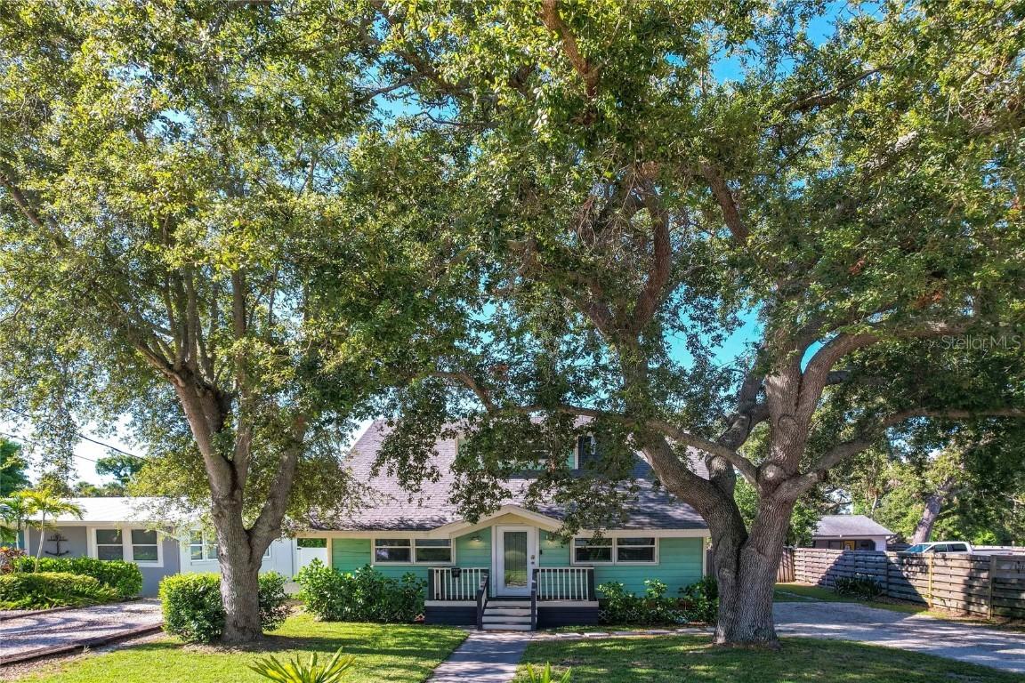 1213 5th St., Palmetto, FL 34221
