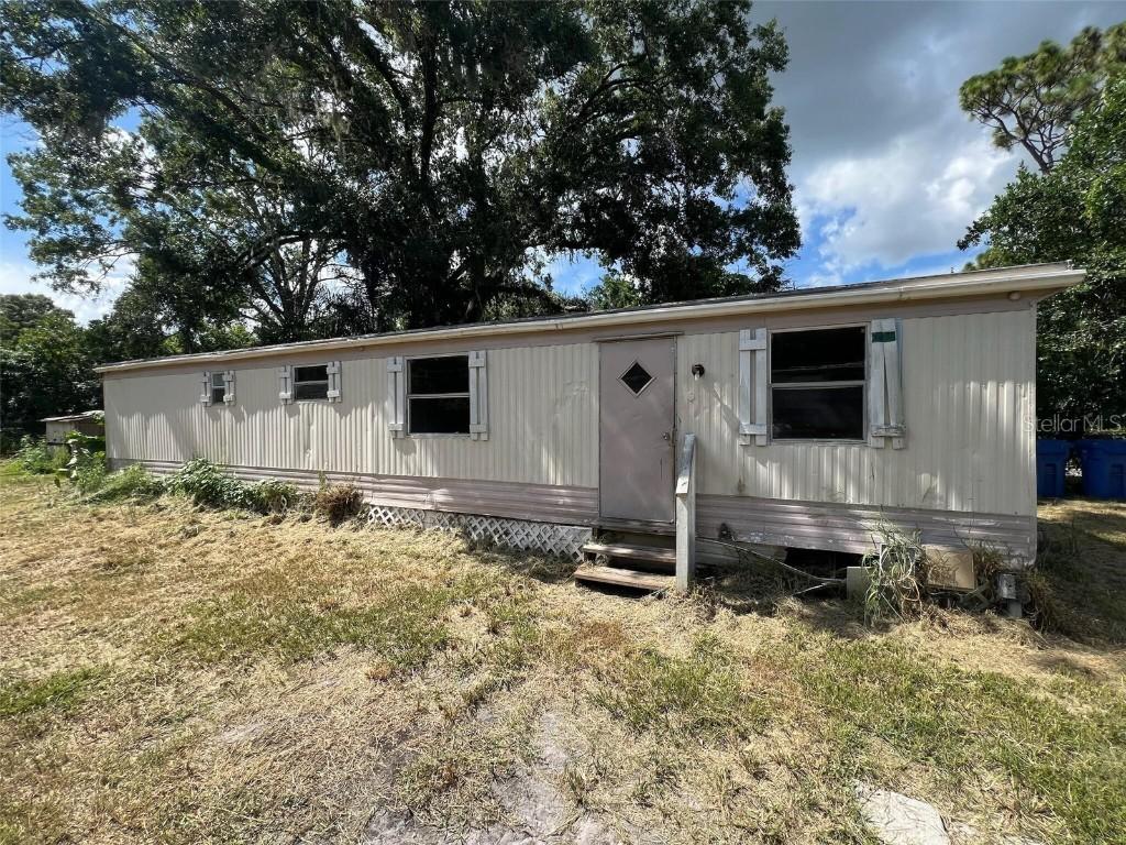 18306 Crooked Ln., Lutz, FL 33548