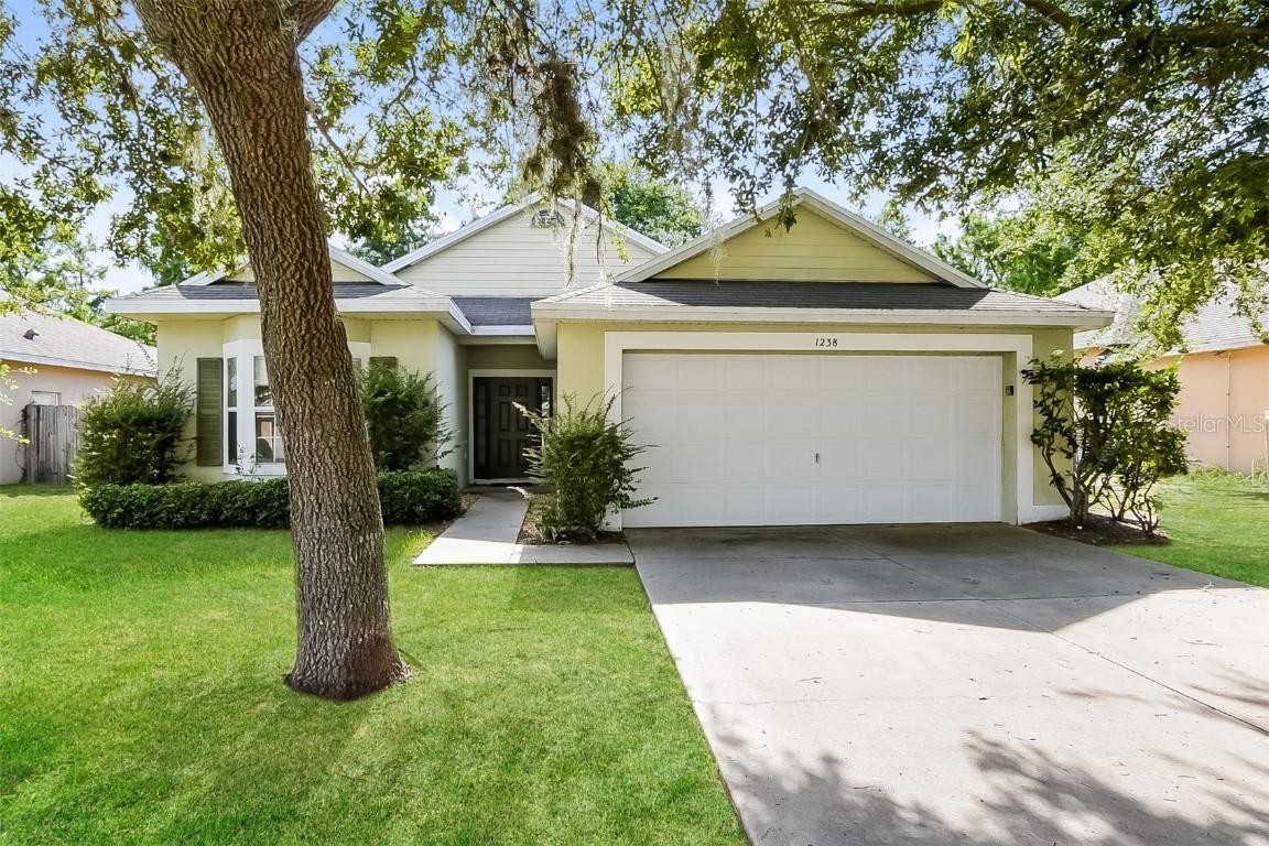1238 Longville Cir., Tavares, FL 32778