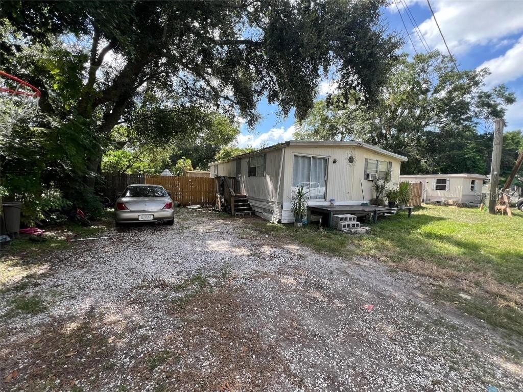 18302 Crooked Ln., Lutz, FL 33548