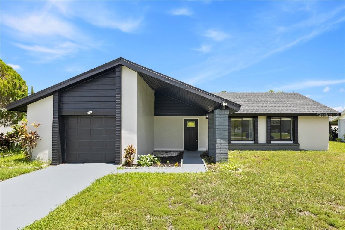 17 S Flag Ct., Kissimmee, FL 34759