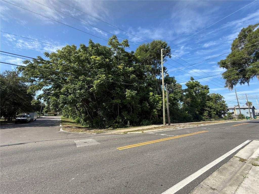 412 W Beresford Ave., Deland, FL 32720