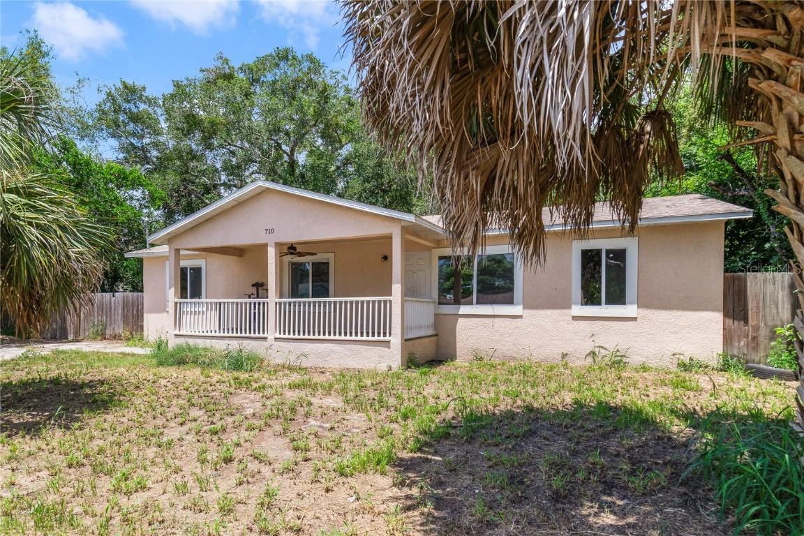 710 W Alfred St., Tavares, FL 32778