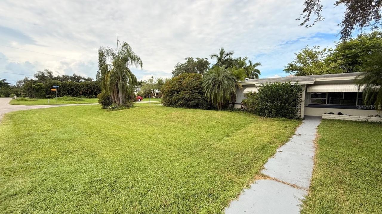 2231 Randolph Dr., Fort Myers, FL 33905