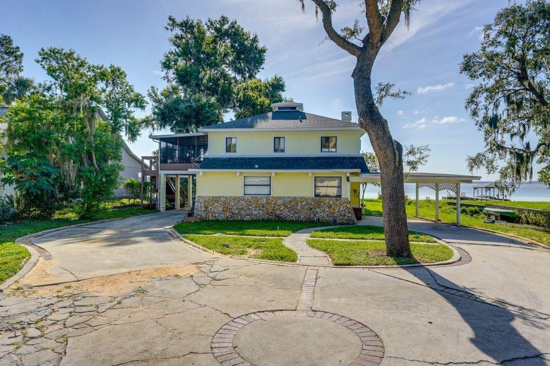 900 N Harbor Terrace Ter., Tavares, FL 32778