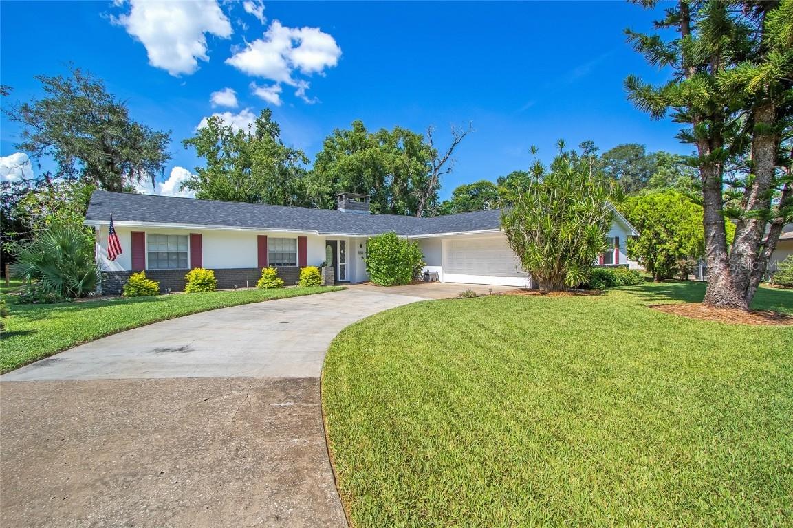 428 Laura Ln., Mount Dora, FL 32757