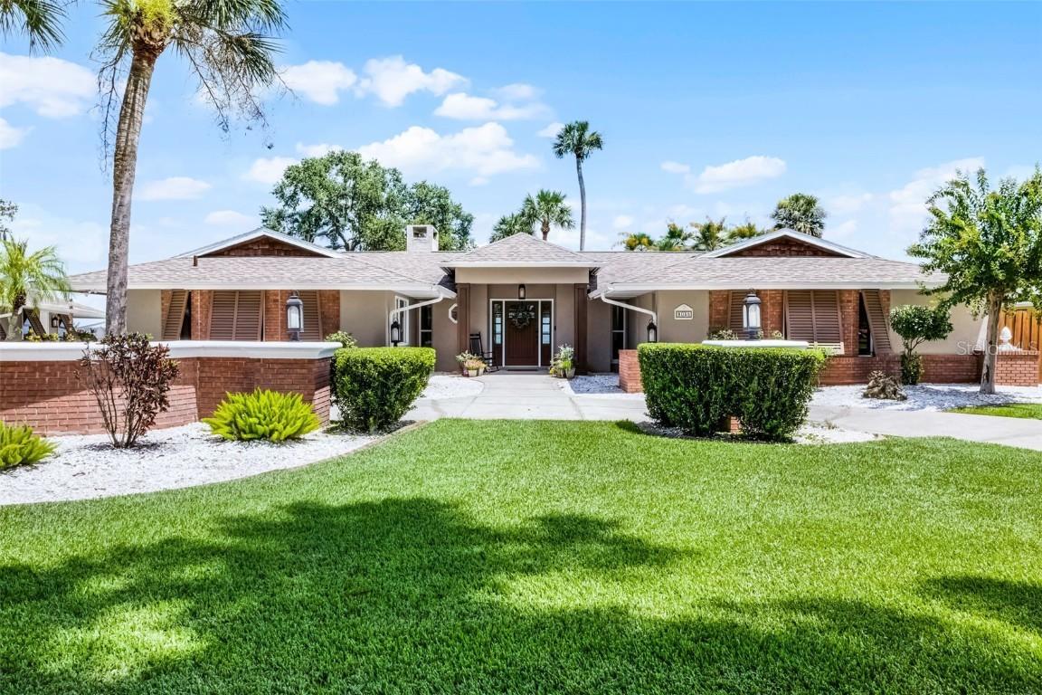 8035 Lakeside Dr., Yalaha, FL 34797