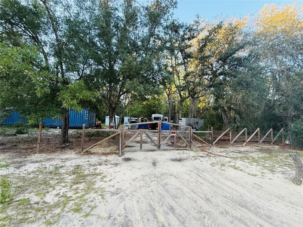 210 Cypress St., Interlachen, FL 32148