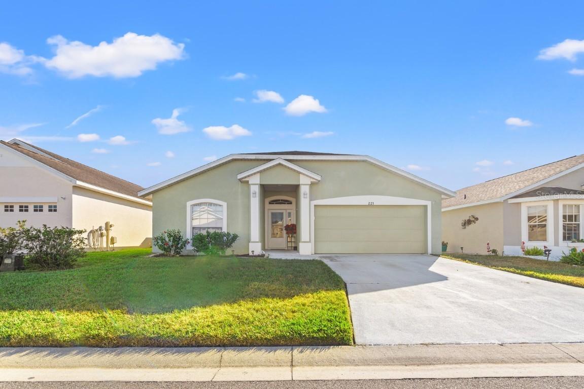 221 Prather Dr., Davenport, FL 33837