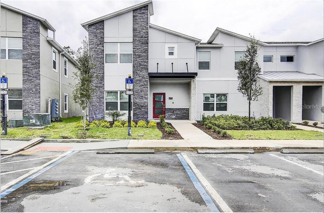690 Pebble Beach Dr., Davenport, FL 33896