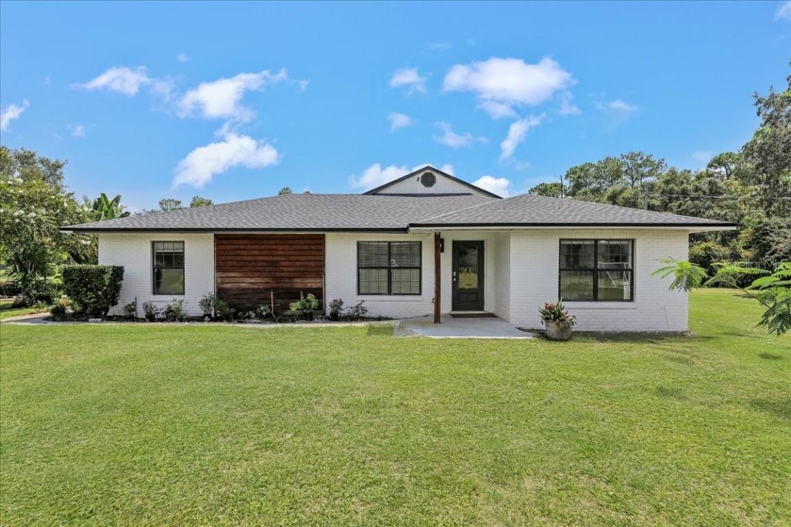 1 Cunningham Ln., Debary, FL 32713