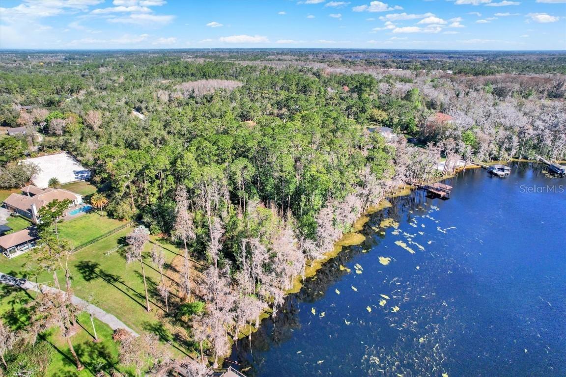 2739 Lake Pickett Pl., Chuluota, FL 32766