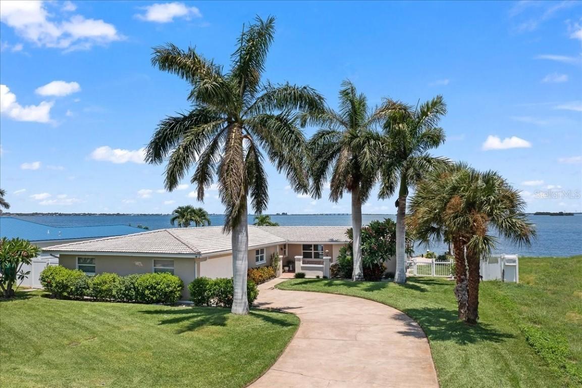 17 Country Club Rd., Cocoa Beach, FL 32931