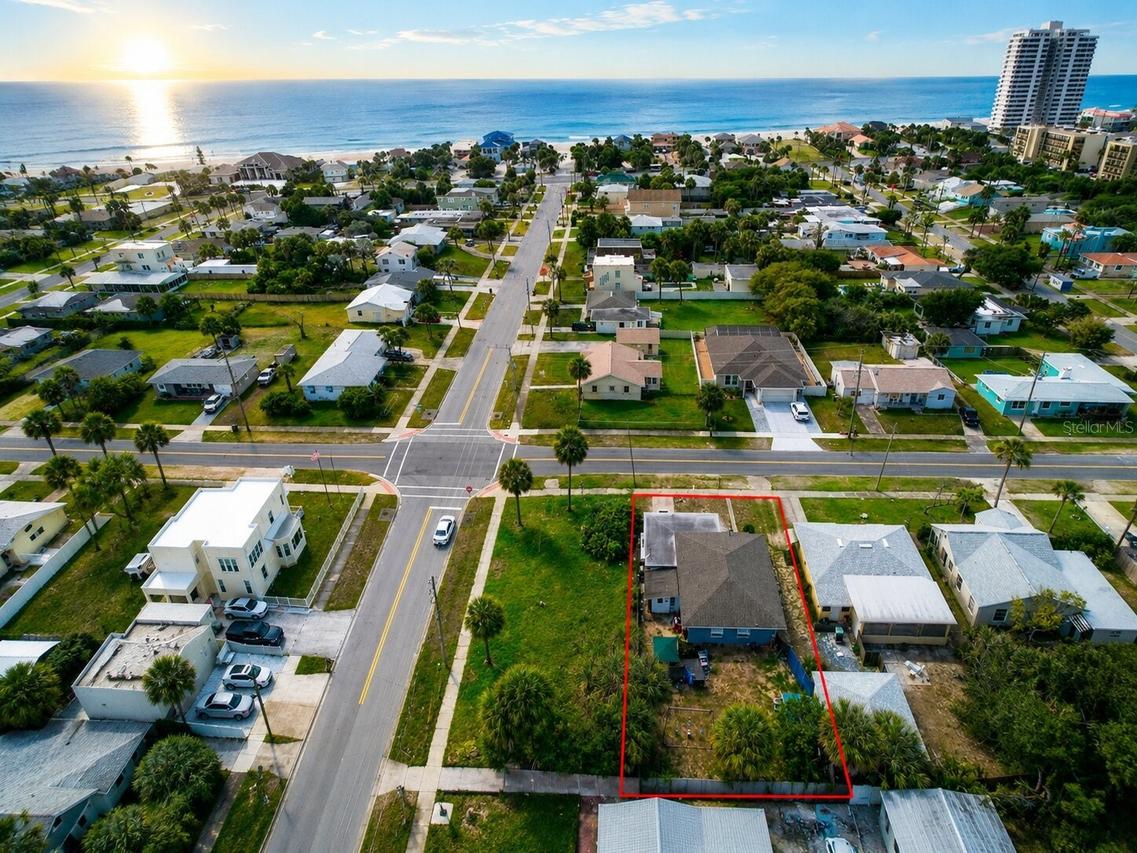 1517 N Grandview Ave., Daytona Beach, FL 32118