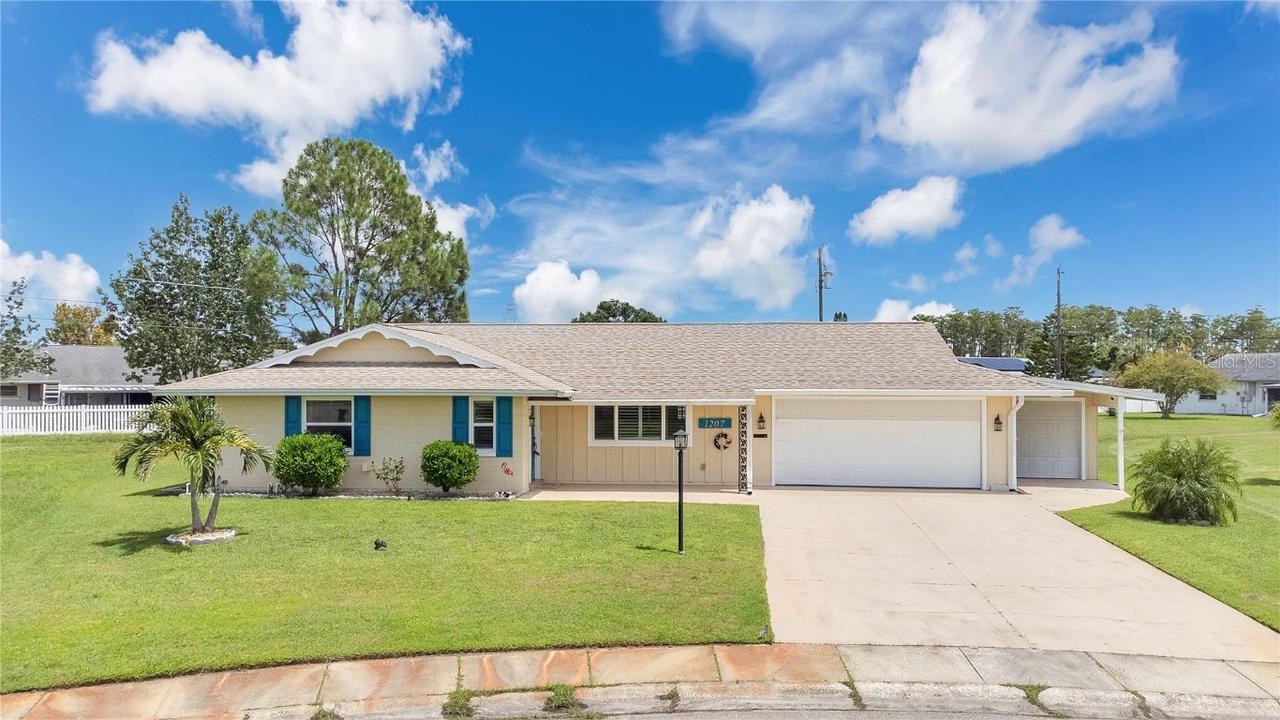 1207 Simmons Way, Sun City Center, FL 33573