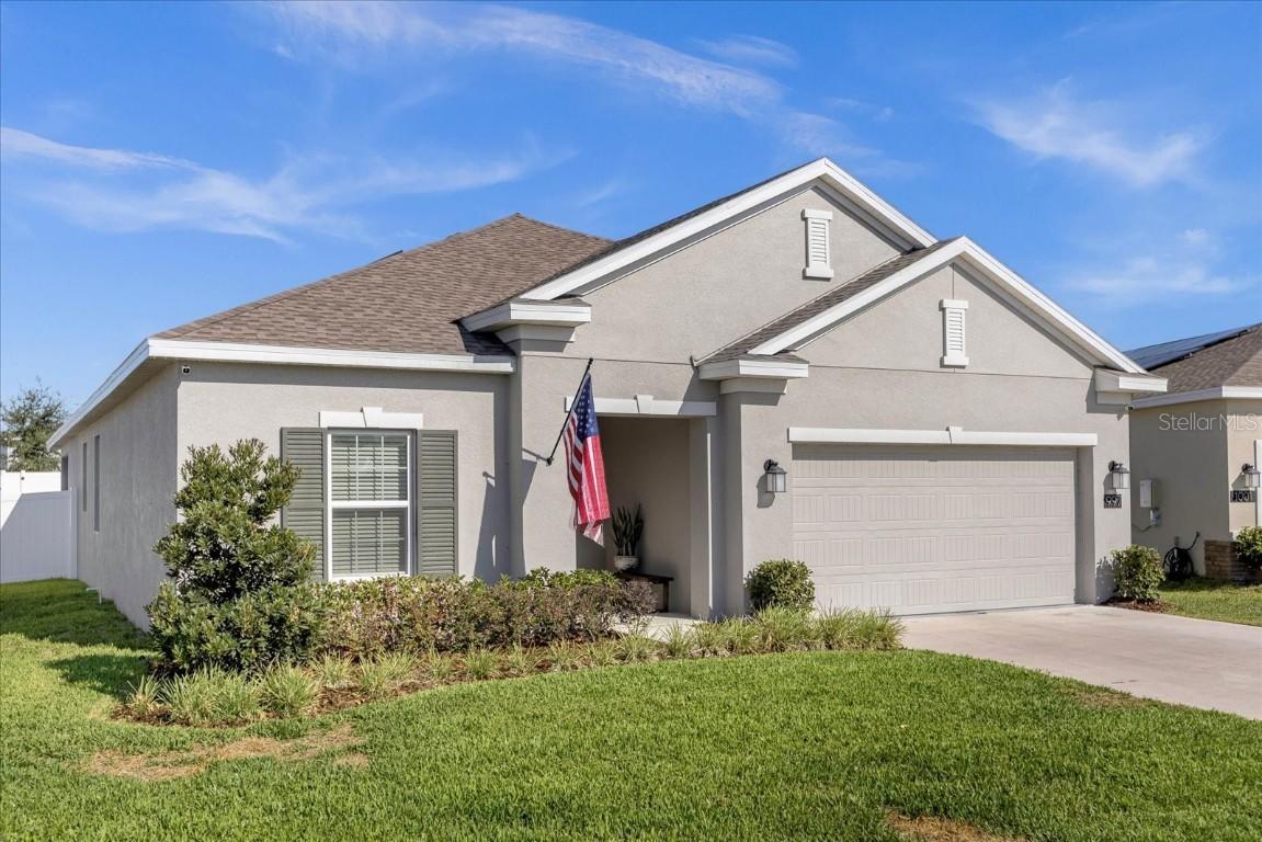 997 Laurel View Way, Groveland, FL 34736