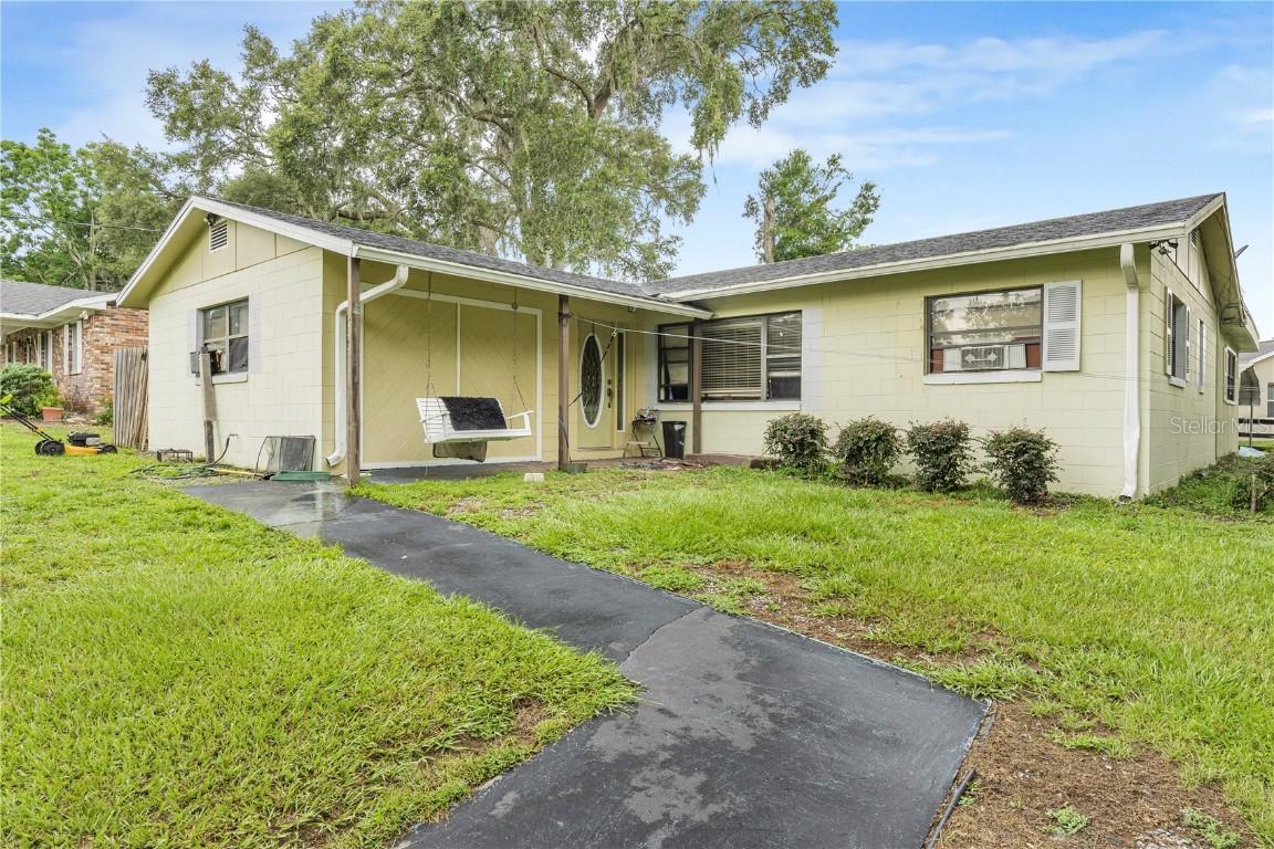 708 Cindy Ave., Fruitland Park, FL 34731