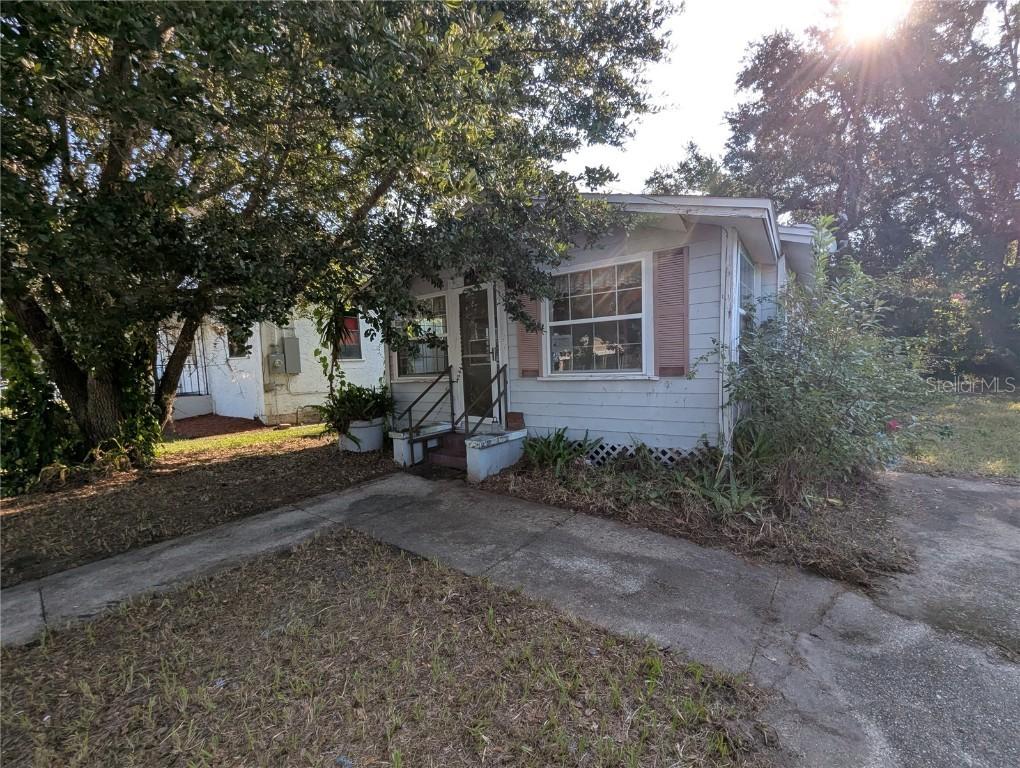 1105 S Locust Ave., Sanford, FL 32771