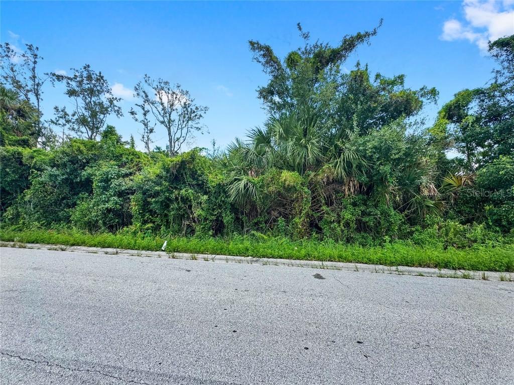 2437 Hartwell Ave., Sanford, FL 32771
