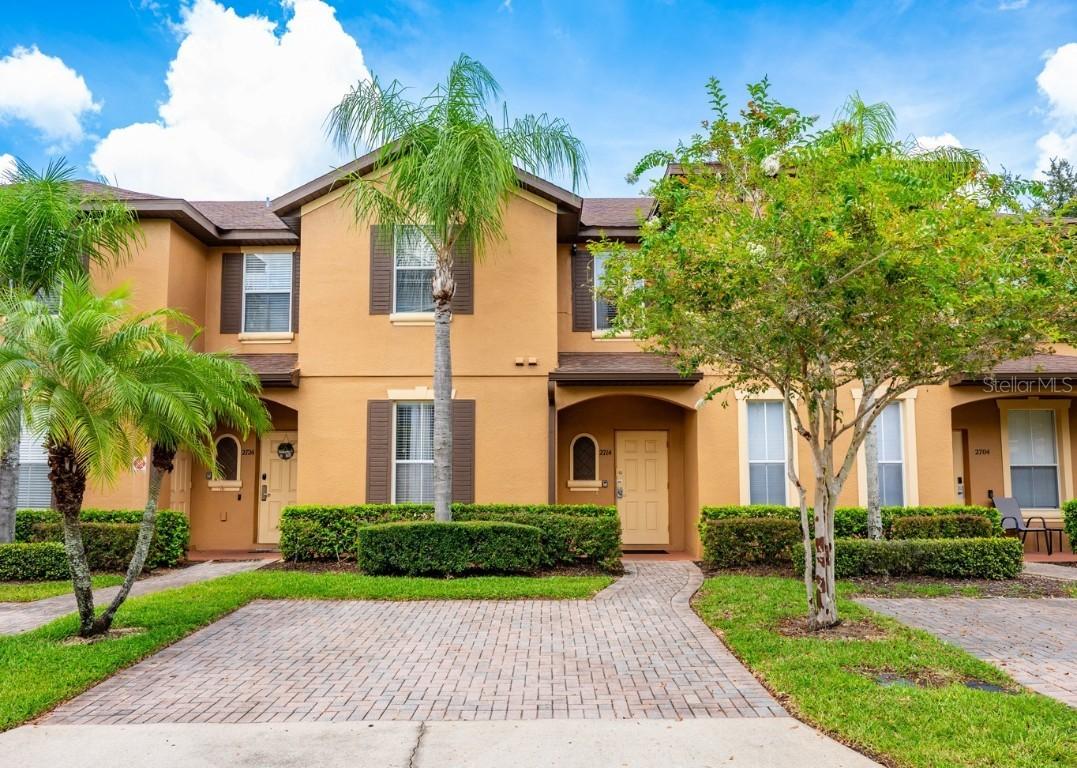 2714 Calabria Ave., Davenport, FL 33897