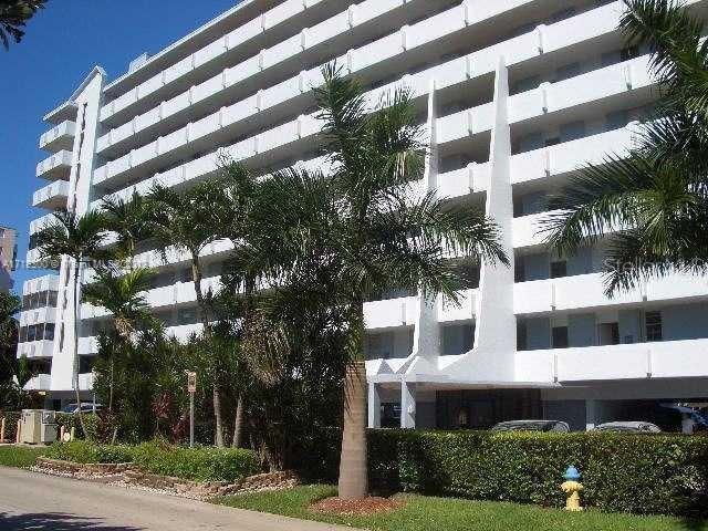 3703 NE 166th St. #905, North Miami Beach, FL 33160