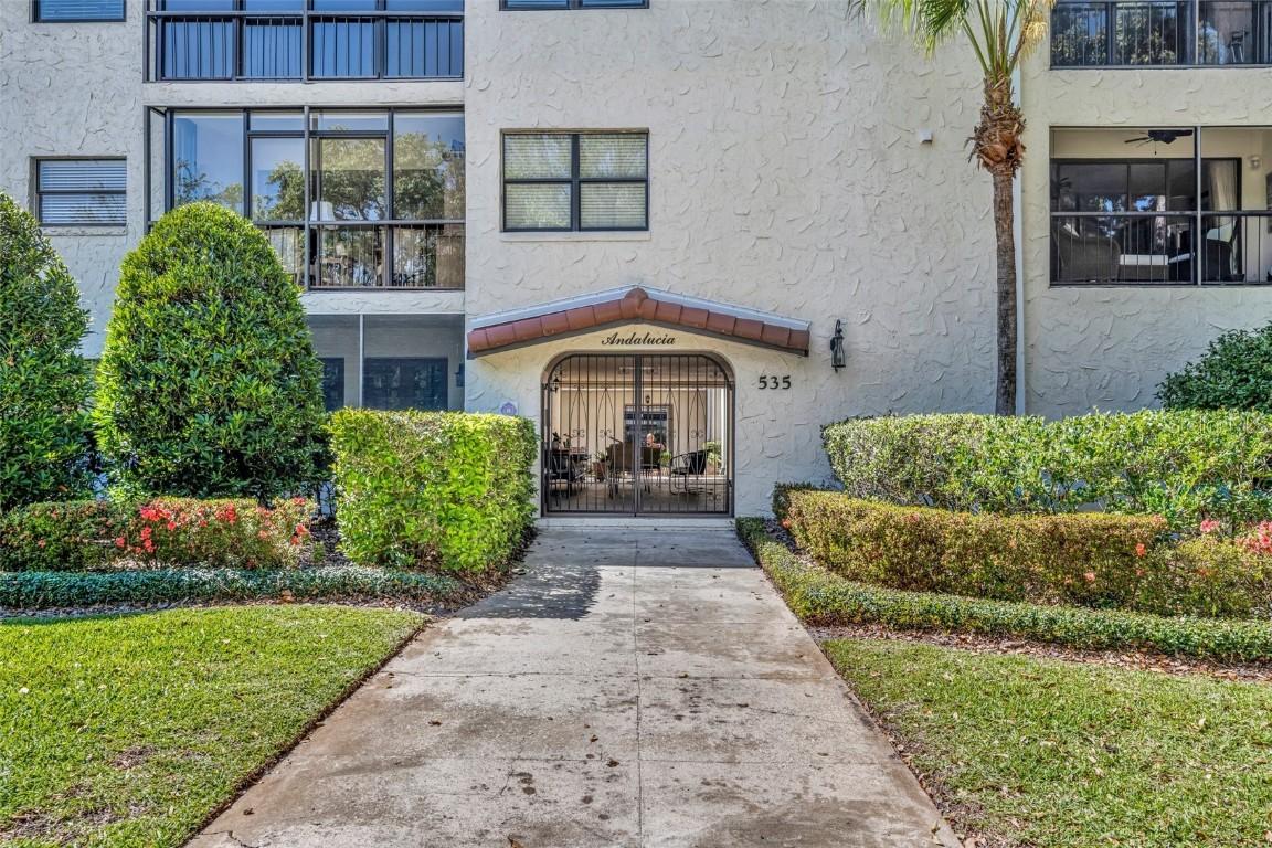 535 N Interlachen Ave. #205, Winter Park, FL 32789