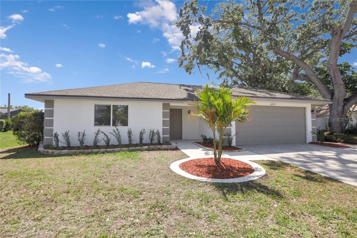 6572 Mauna Loa Blvd., Sarasota, FL 34241