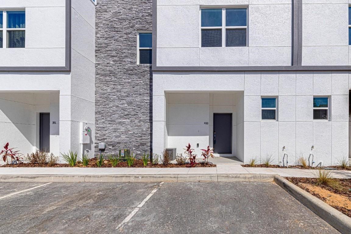 400 Famagusta Dr., Davenport, FL 33896