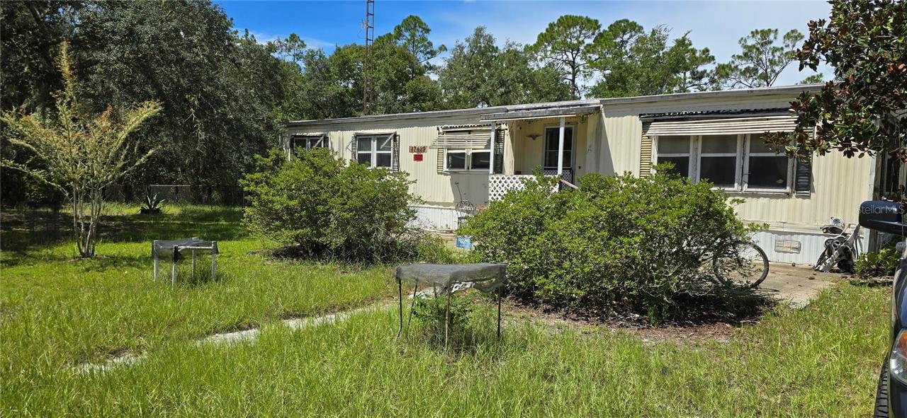 47429 East Ave., Paisley, FL 32767