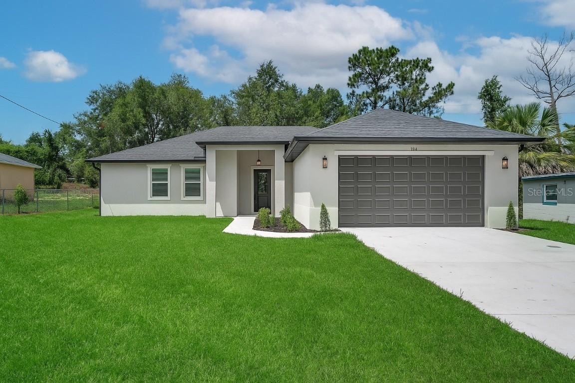 318 Charles Ave., Orange City, FL 32763