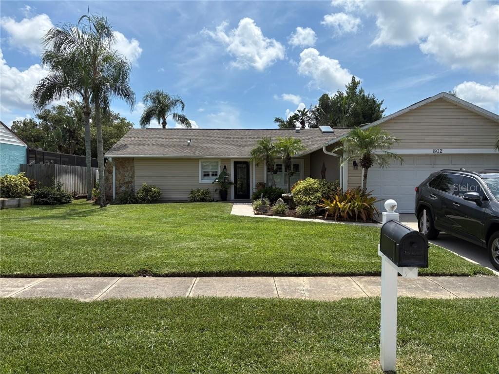 802 Woodhill Ct., Palm Harbor, FL 34683