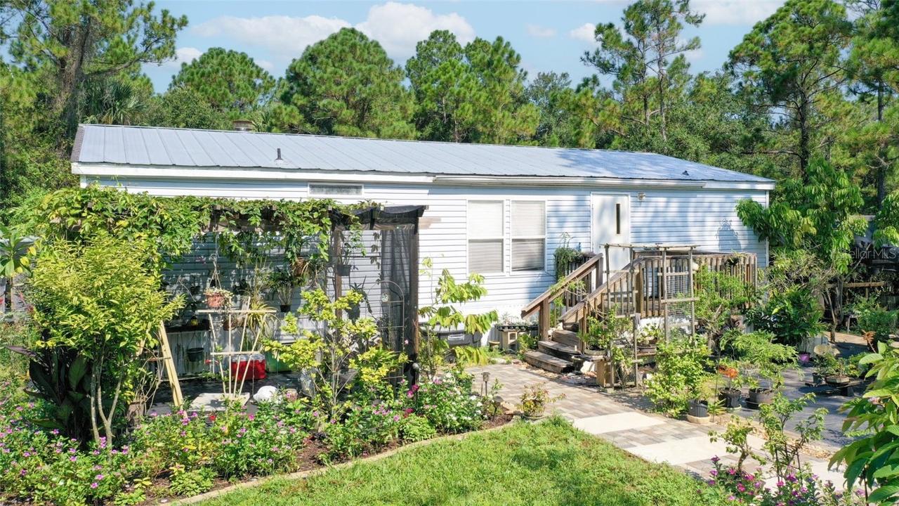 2968 W Osceola Rd., Geneva, FL 32732