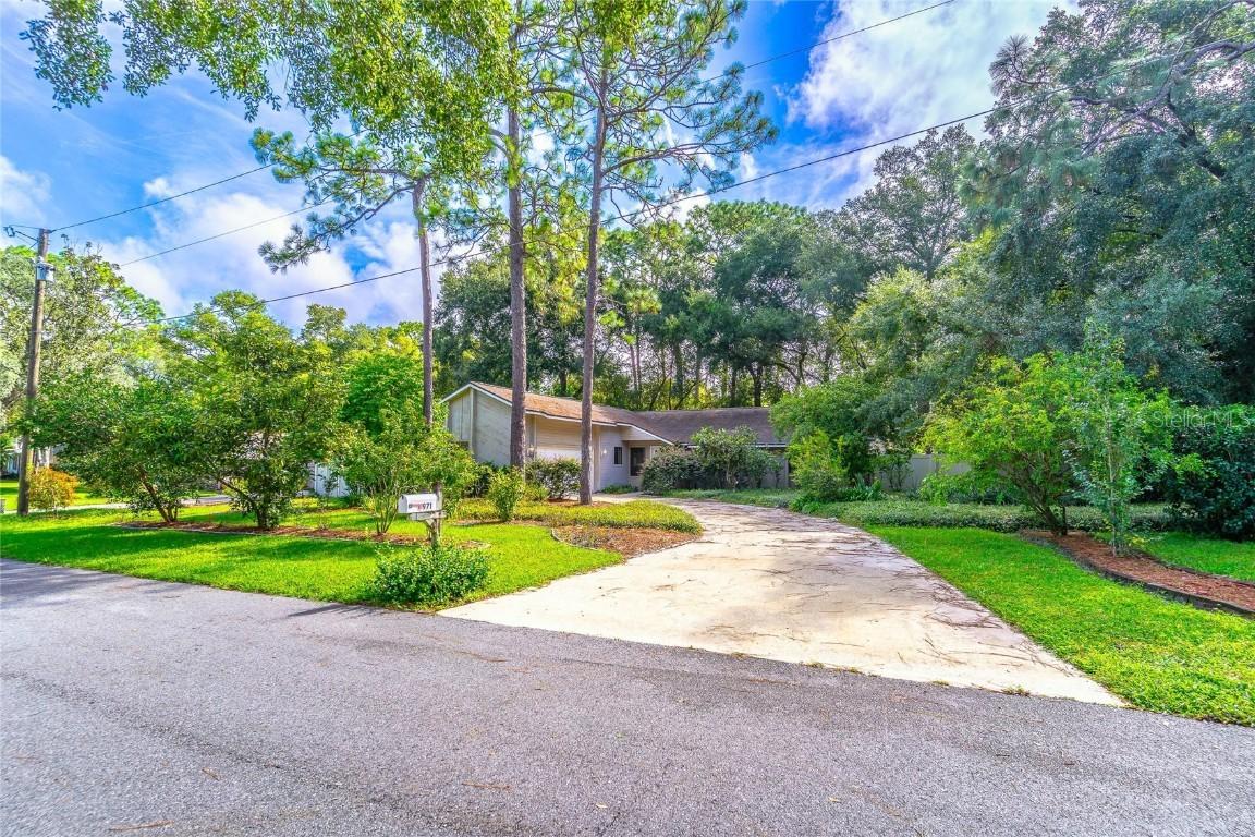 971 Blackwood St., Altamonte Springs, FL 32701