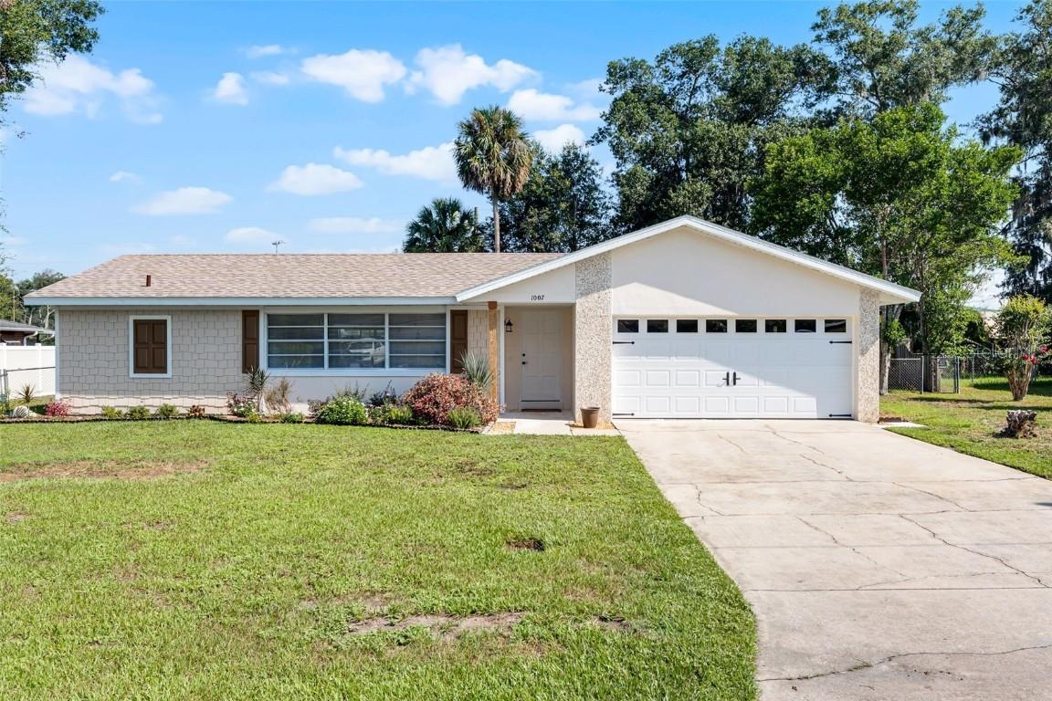 1007 Crescent Pkwy., Deland, FL 32724
