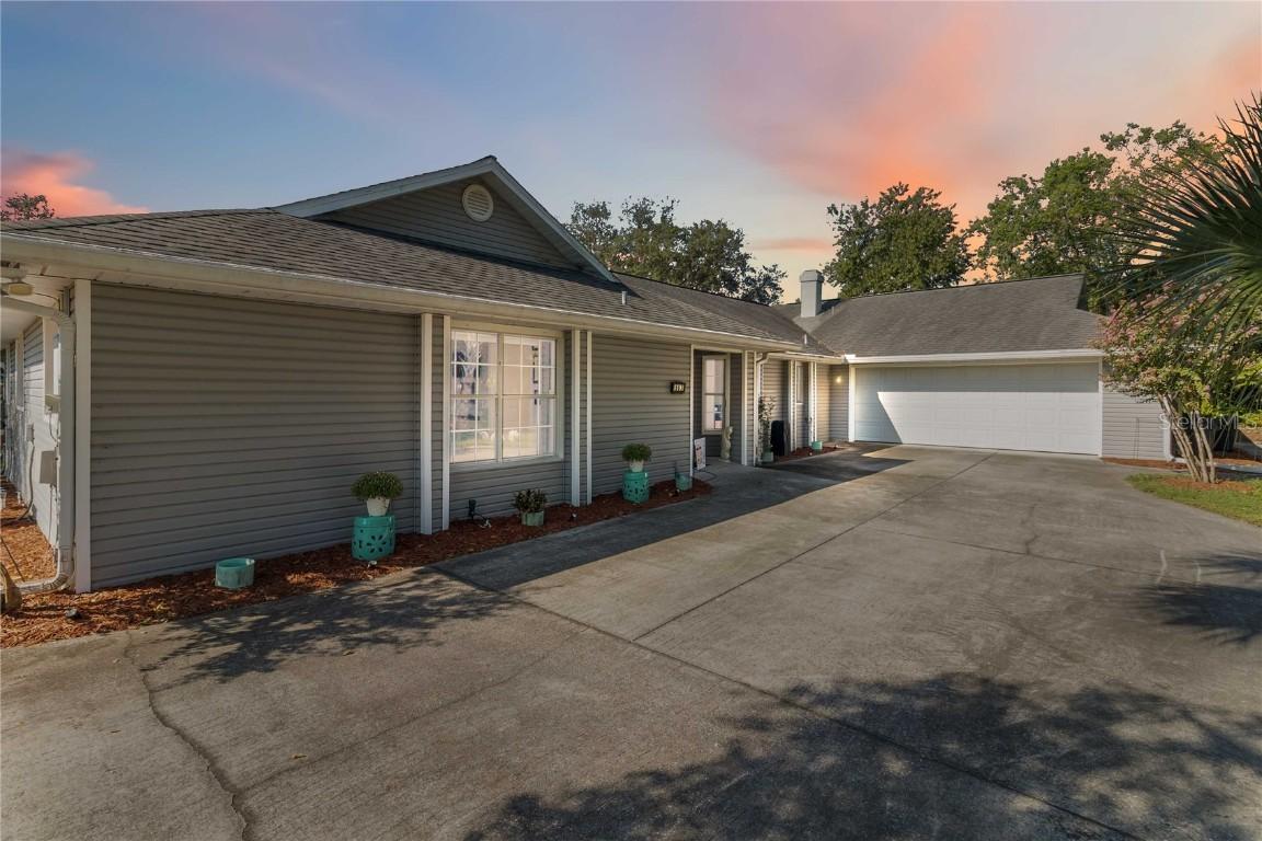 567 Tradewinds Dr., Deltona, FL 32738