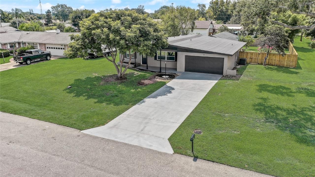 949 Pineapple Rd., South Daytona, FL 32119