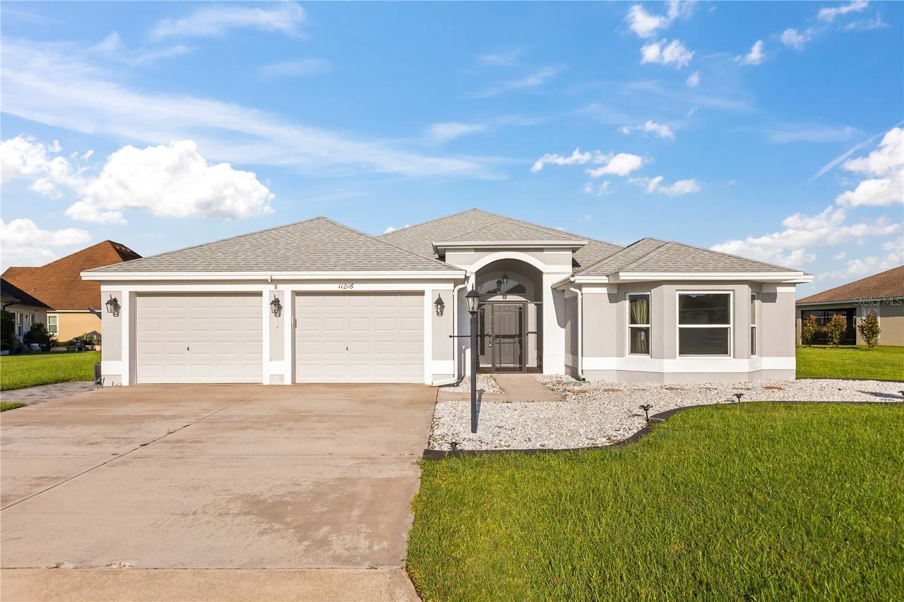 11216 Roz Way, Oxford, FL 34484