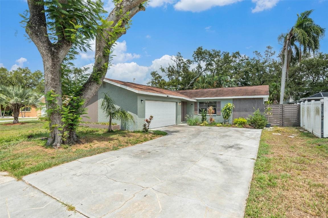 2846 Eagle Run Cir., Clearwater, FL 33760