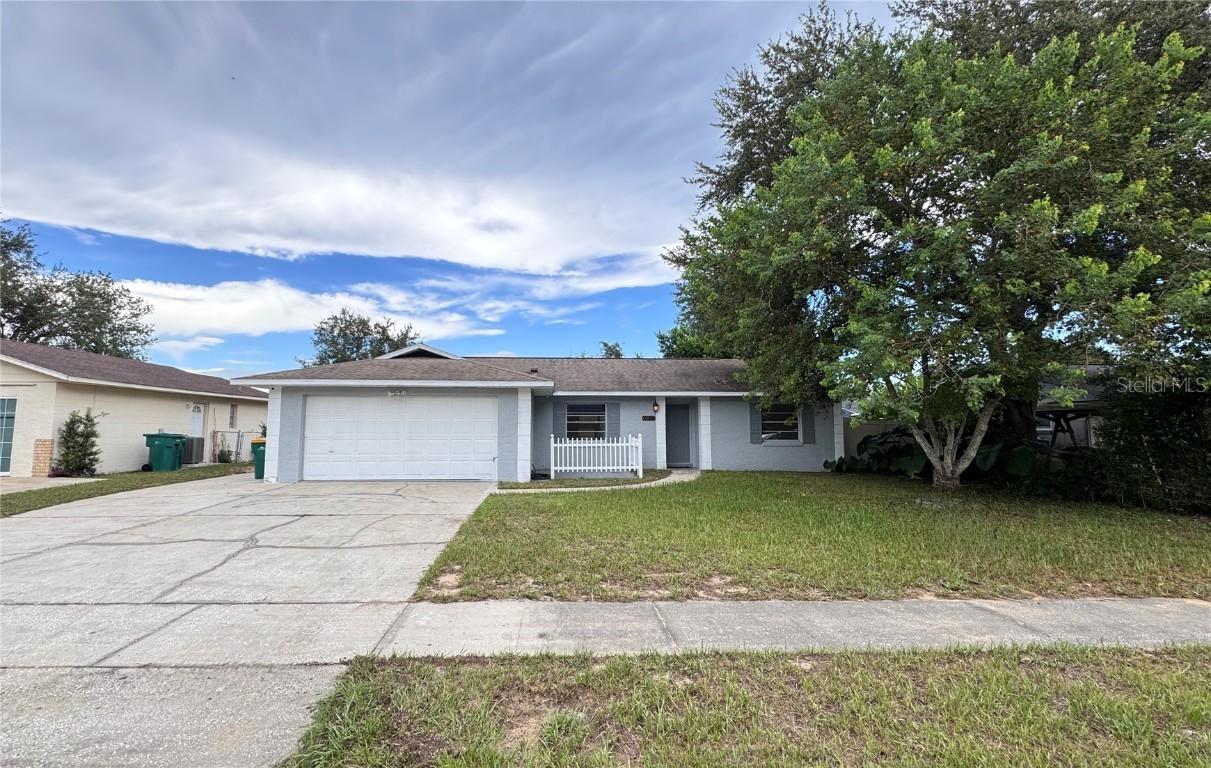 2715 N Dellwood Dr., Eustis, FL 32726