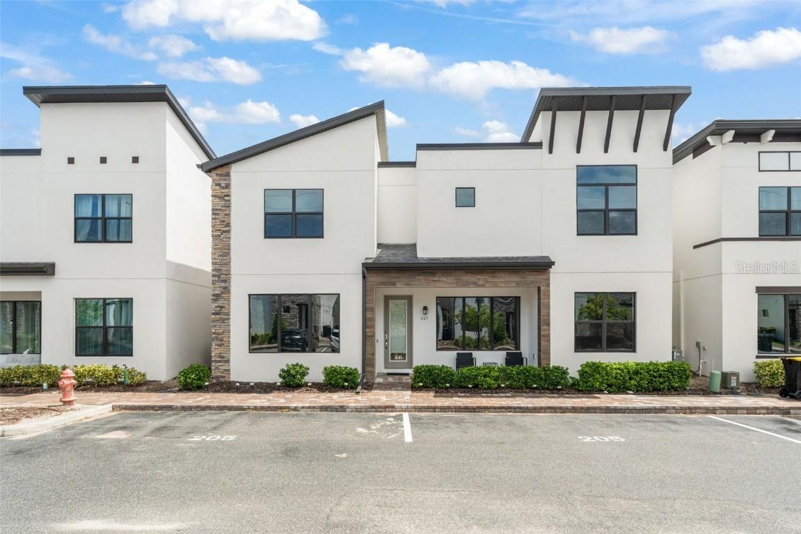 205 Villa Domani Cir. #62, Davenport, FL 33896