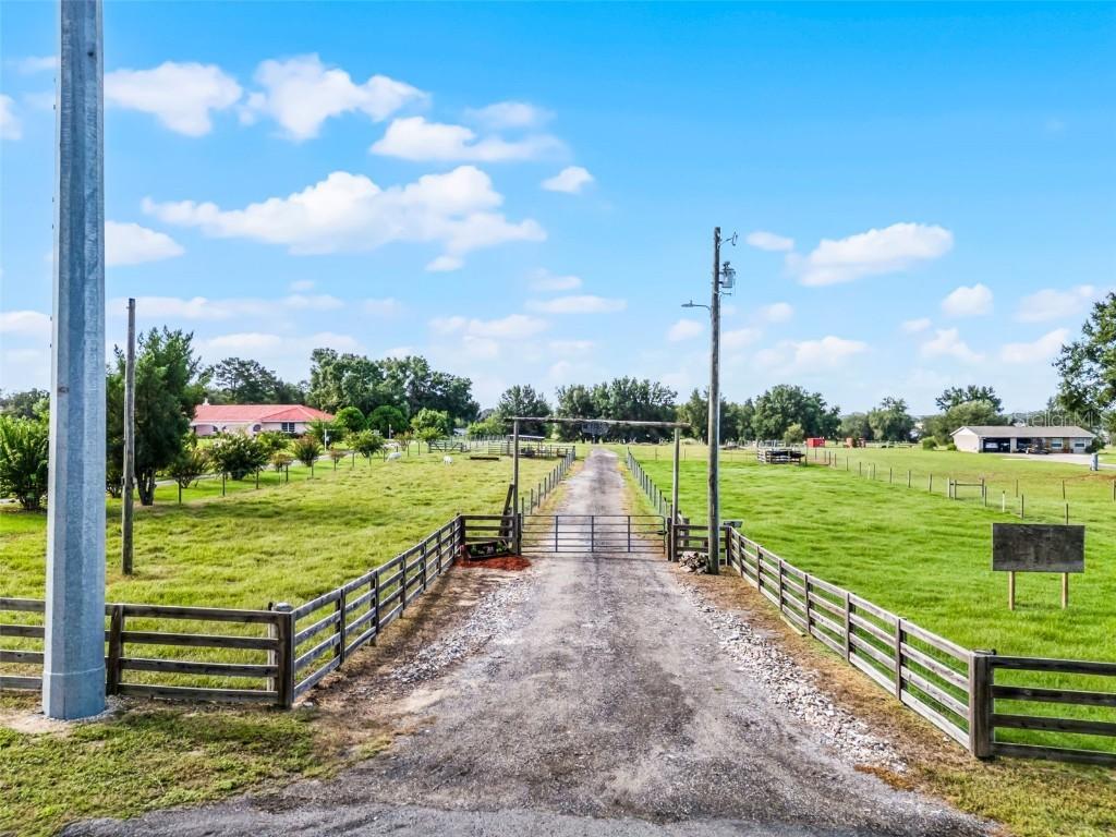 4198 Ondich Rd., Apopka, FL 32712