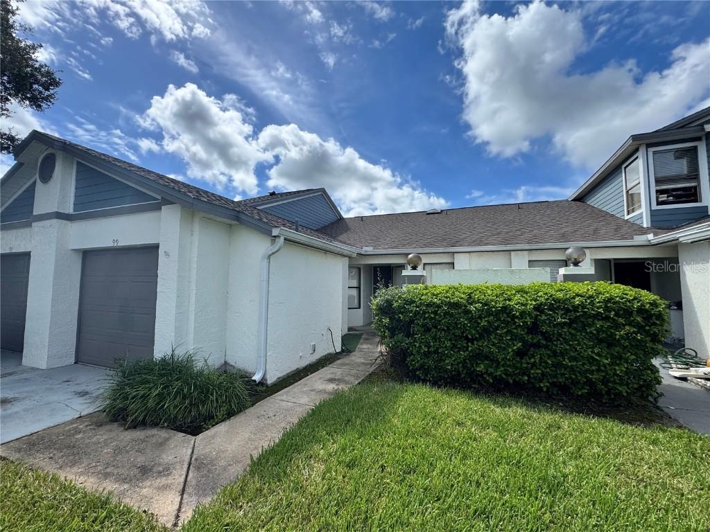99 Lakepointe Cir., Kissimmee, FL 34743