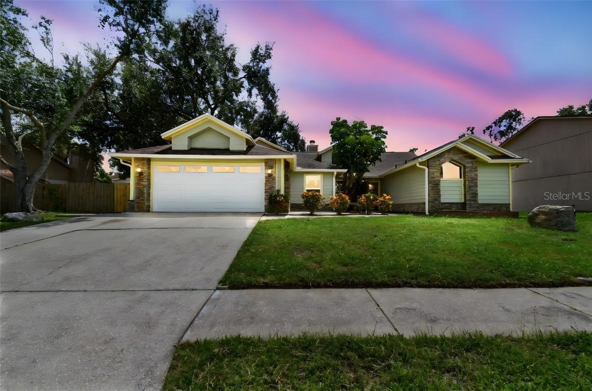 811 Bluegrass Ln., Brandon, FL 33510