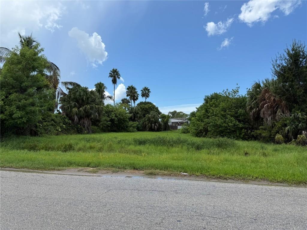 1st St., Ruskin, FL 33570